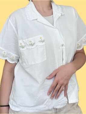 Vintage Priamo Embroidered Daisy Short-Sleeve Cotton Blouse